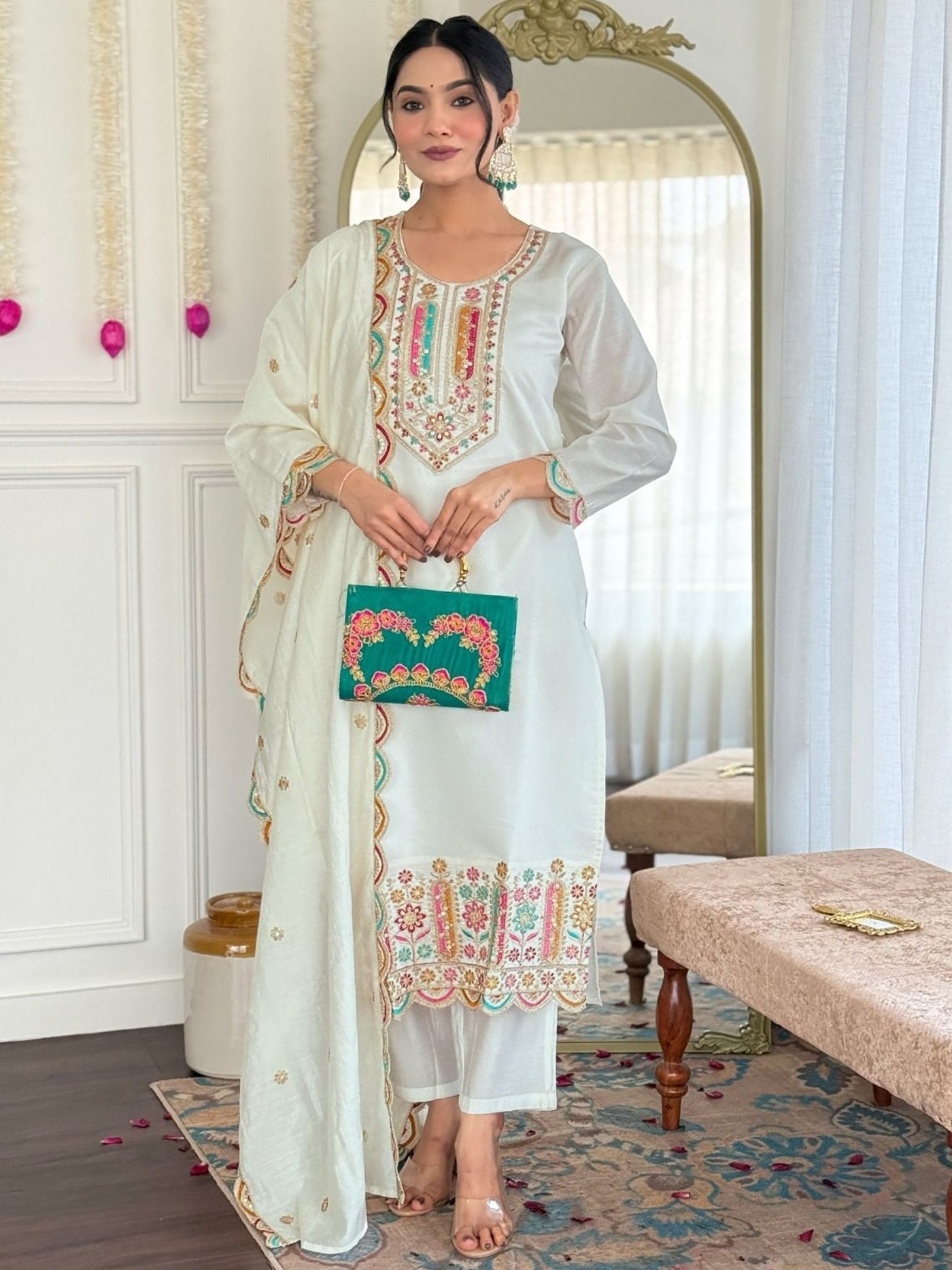 Women Floral Print Kurta with Trousers & With Dupatta