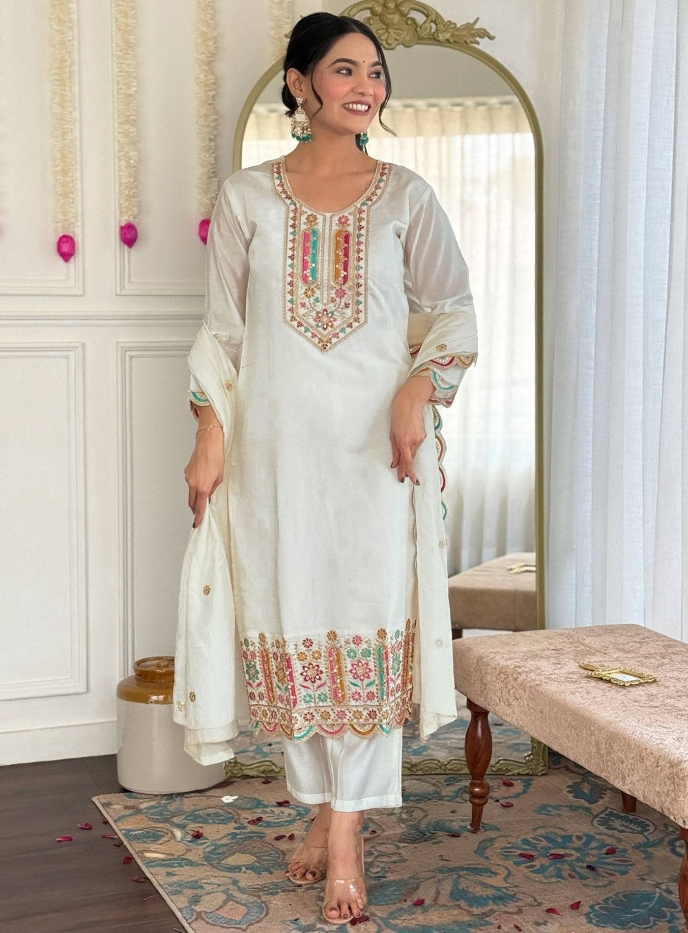 Women Floral Print Kurta with Trousers & With Dupatta