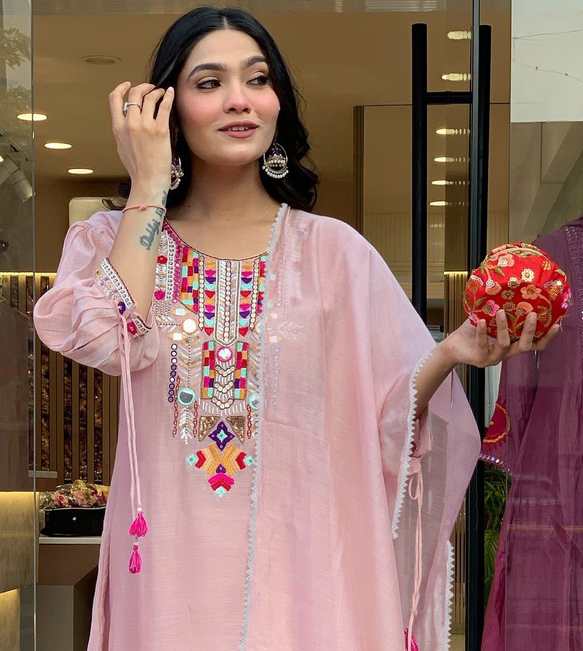 Women Ethnic Motifs Embroidered Kurta with Trousers & Dupatta