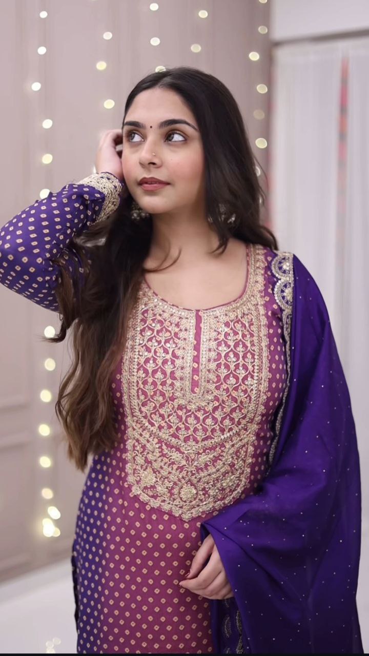 Women Bandhani Printed Regular Kurta with Trousers & With Dupatta