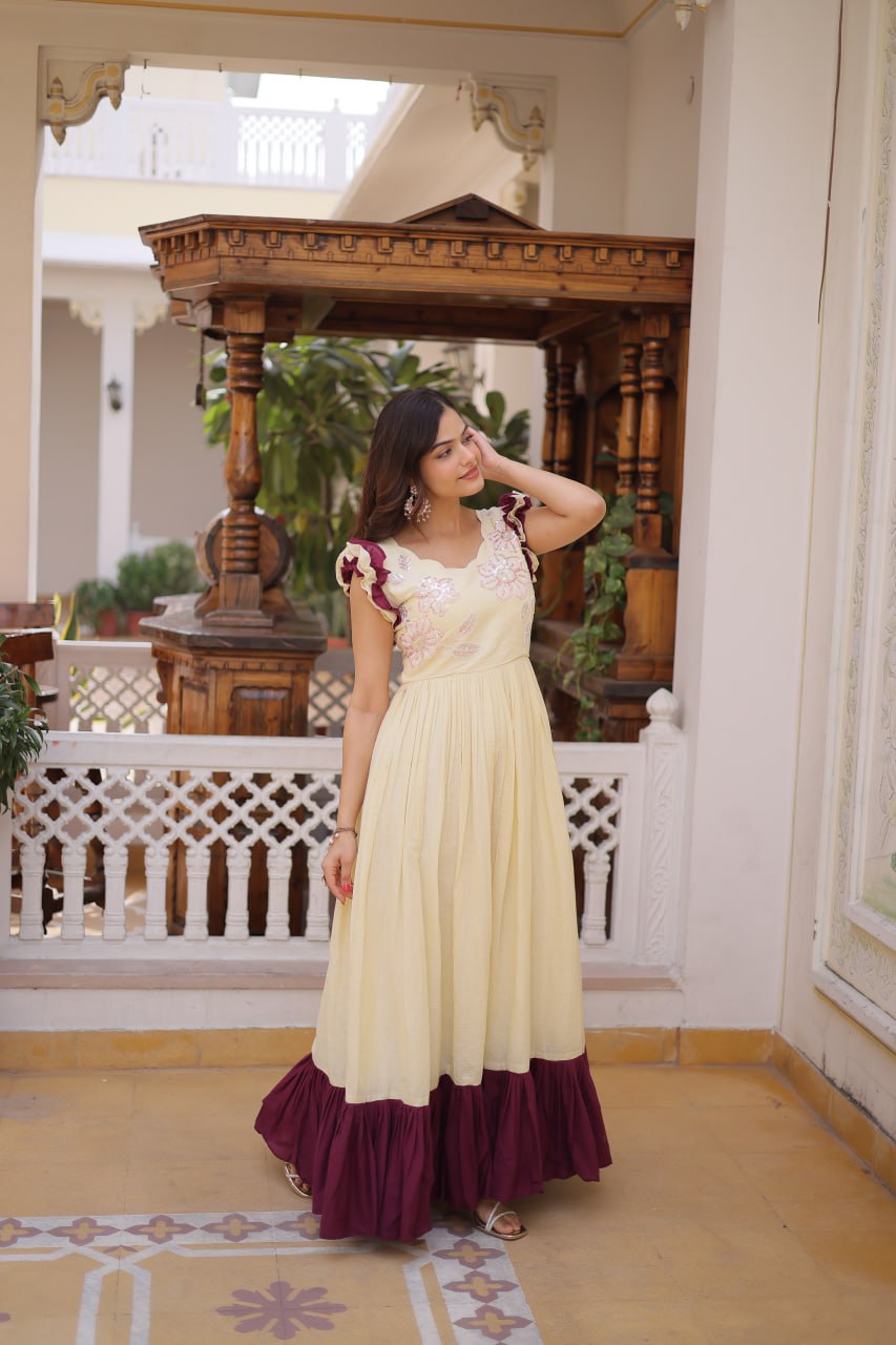 EXCLUSIVE TRENDY LOOK PREMIUM READYMADE DESIGNER GOWN