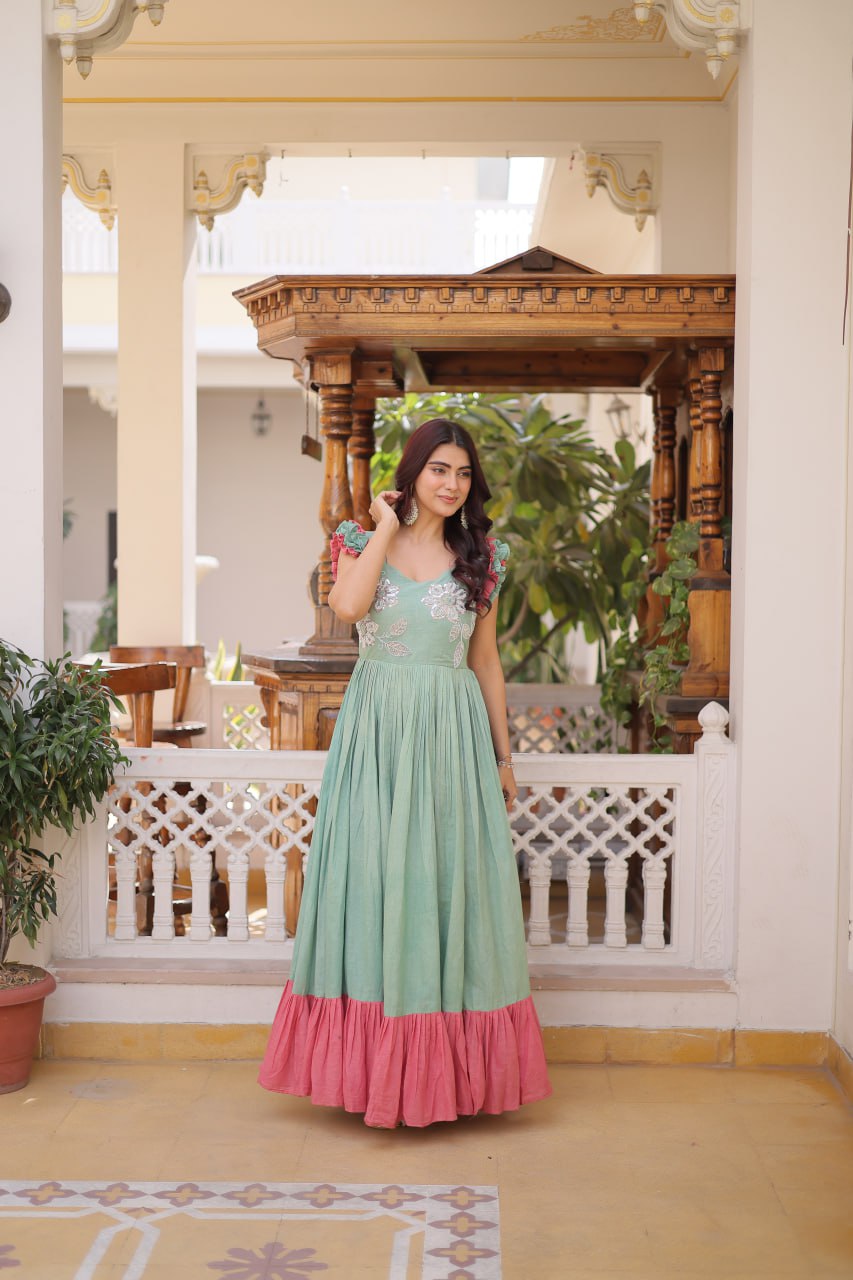EXCLUSIVE TRENDY LOOK PREMIUM READYMADE DESIGNER GOWN
