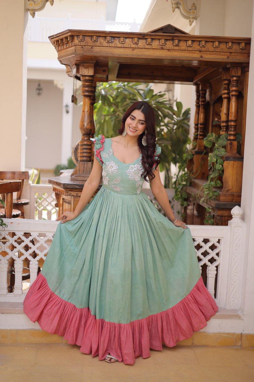 EXCLUSIVE TRENDY LOOK PREMIUM READYMADE DESIGNER GOWN