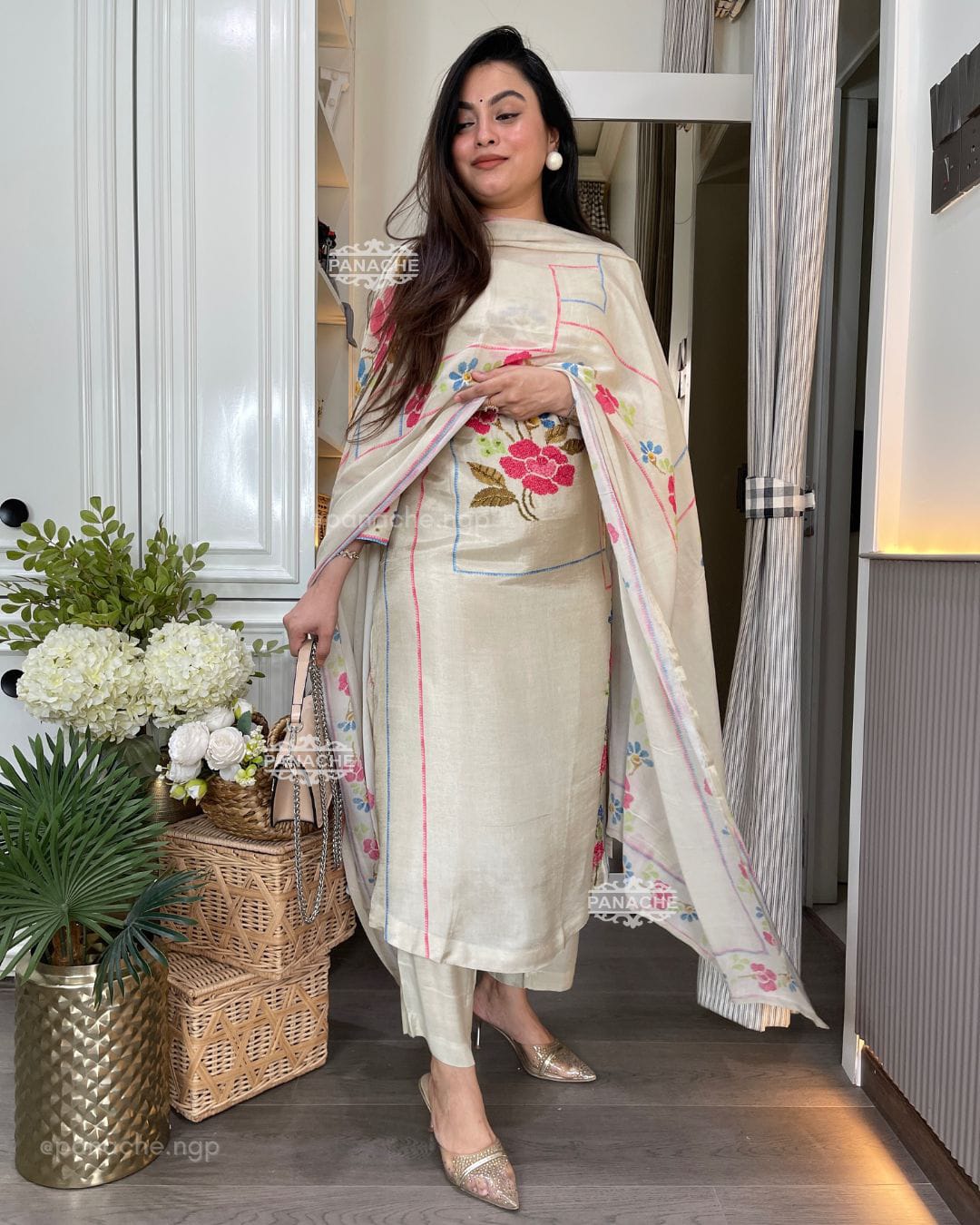 WOMEN EMBROIDERED WORK SUIT SET